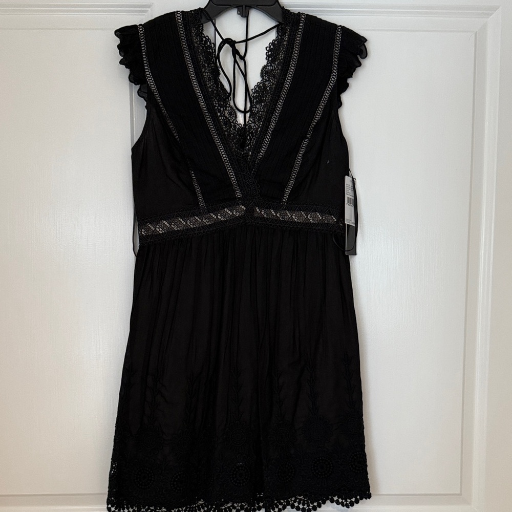 NWT Adrianna Papell Black Embroidered Floral Dress